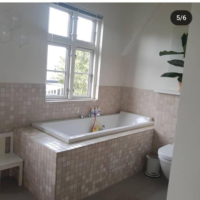 Flot Stort Hus I Valby Udlejes! * Copenhagen