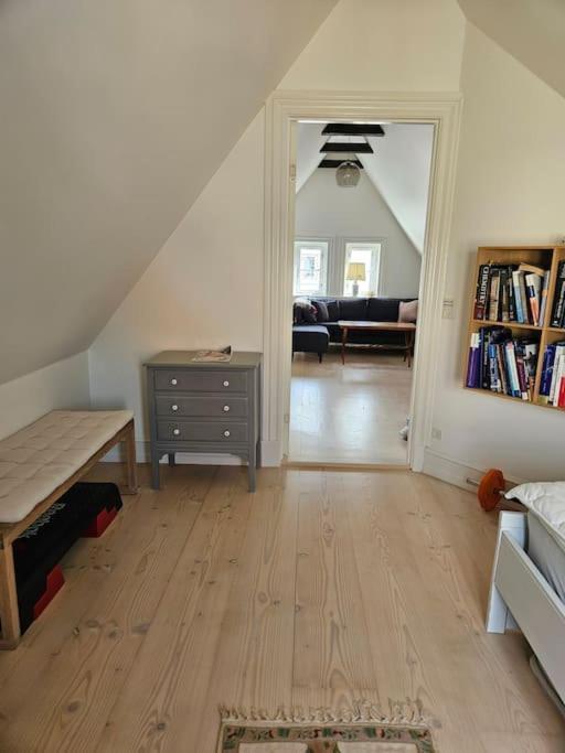 Flot Stort Hus I Valby Udlejes! * Copenhagen